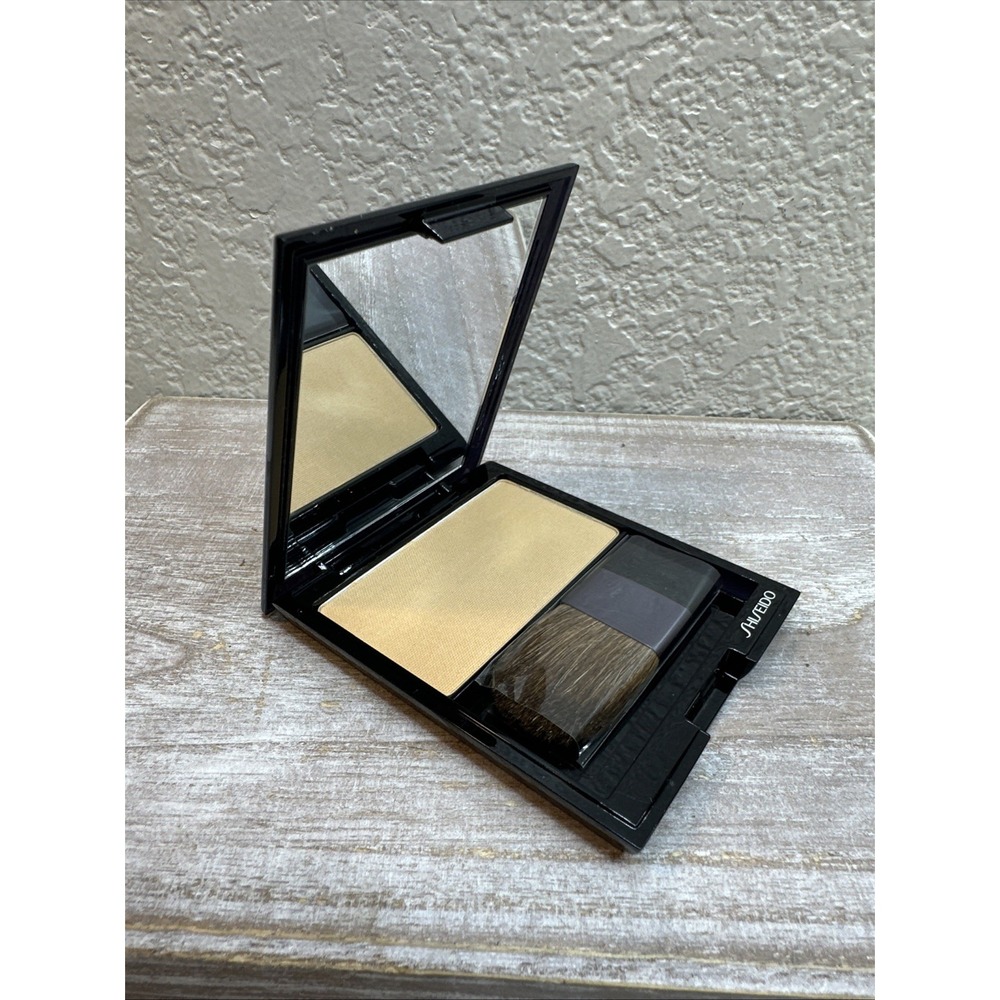 $20 🌙 NIB Shiseido Luminizing Satin Face COLER BE206 NEW